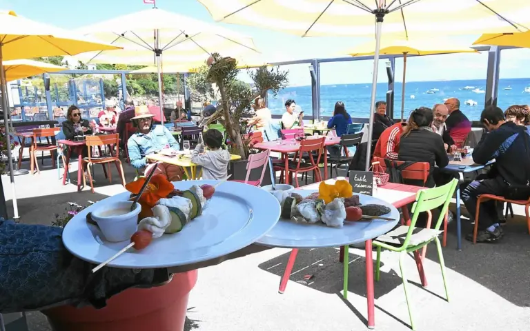Les restaurateurs bretons adaptent leurs menus aux attentes des vacanciers.