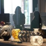 Cambriolage au musée Lalique : des pièces uniques pourraient avoir été dérobées, enquête en cours.