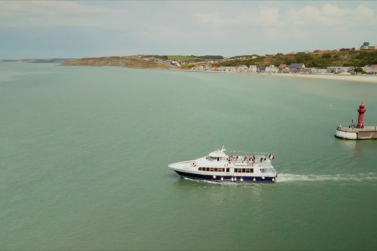 Afflux de touristes sur la Côte d’Opale, remplaçant la Côte d’Azur dans le Pas-de-Calais.