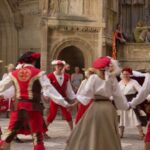 Bouches-du-Rhône : la Tarasque anime Tarascon avec des festivités médiévales traditionnelles