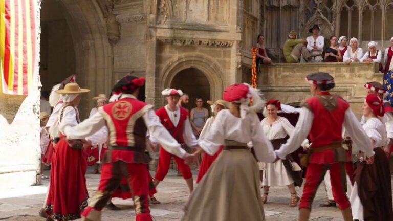 Bouches-du-Rhône : la Tarasque anime Tarascon avec des festivités médiévales traditionnelles