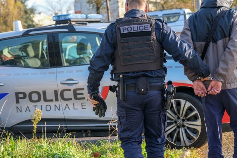 Affaire de viol avec arme à Villeneuve d’Ascq : six hommes mis en examen pour cambriolage.