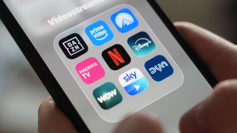 Sky acquiert une part d’ITV pour renforcer sa position dans le secteur du streaming.