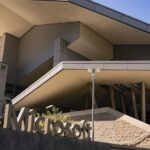 Microsoft supprime 4 800 postes en raison de la mauvaise performance de son activité jeux vidéo.