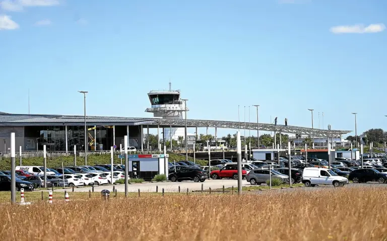 Aéroport de Brest-Bretagne : la Région prolonge le contrat d’ABO avec ajustements économiques.