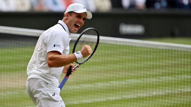 Arthur Fery élimine un tête de série à Wimbledon, Paolini et Kostyuk avancent en quarts.