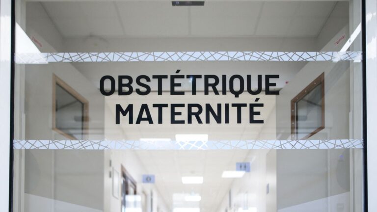 La mortalité périnatale augmente en France, selon une étude récente.