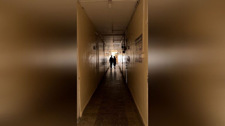 Médecins au Yémen confrontés à une crise sanitaire sans précédent.