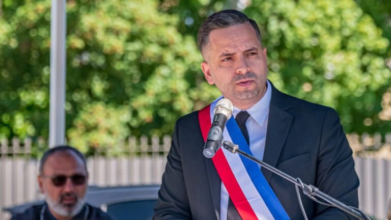 Meyzieu : Issam Benzeghiba présente le bilan de ses 100 jours à la mairie.