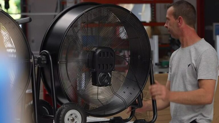 Canicule : les entreprises françaises modifient leurs horaires pour protéger leurs employés