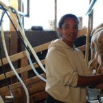 Fromages et produits laitiers : Anta et Xavier élèvent des brebis dans le Jura.