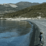 La perle noire de Nonza, trésor du Cap Corse, suscite l’admiration des visiteurs.