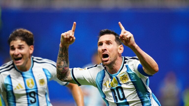 L’Argentine de Messi renverse l’Égypte et se qualifie pour les quarts de finale de la Coupe du monde.