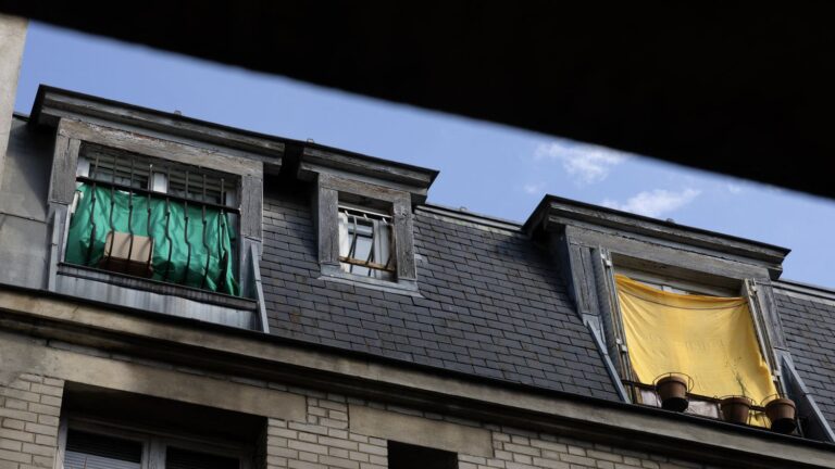 Climatisation en copropriété : tensions entre propriétaires face aux installations nécessaires.