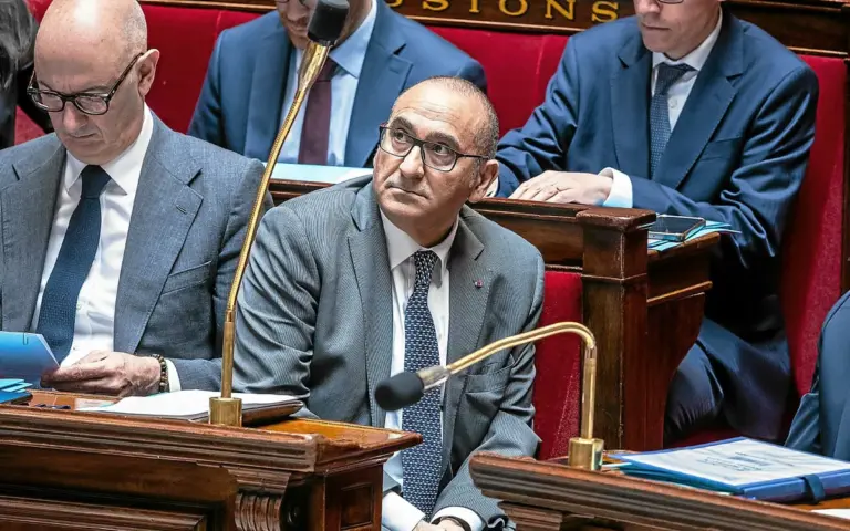 Assemblée : le gouvernement accélère un texte sur l’usage des armes à feu par la police.