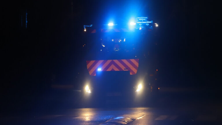 Accident près de Lyon : une voiture plonge dans un bassin nautique, deux blessés.