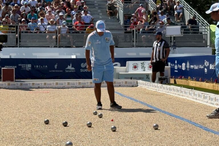 Finale de La Marseillaise à pétanque : Messonnier et Laur face à la victoire, Rakotoarisoa et Maurel éliminés.