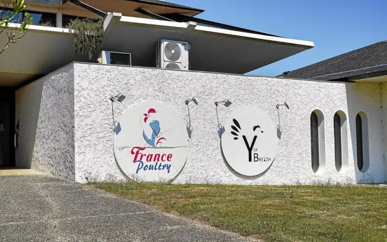 Pleyben-Châteaulin-Porzay : approbation de la vente de 105 592 m² pour un abattoir