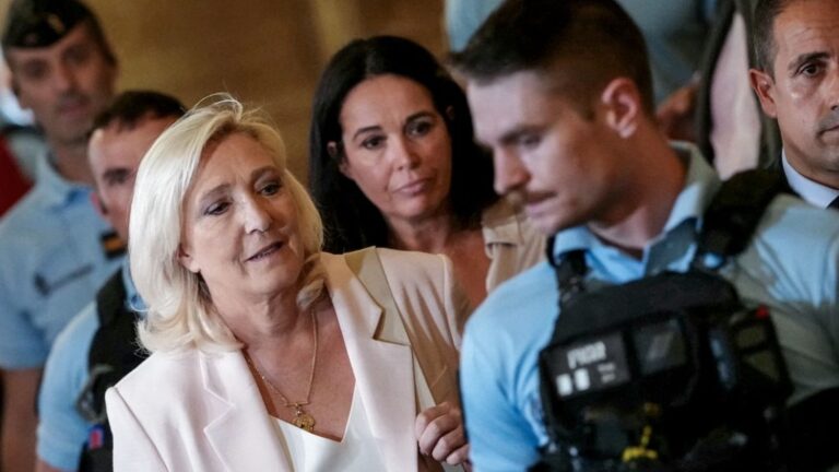 Marine Le Pen condamnée en appel, son pourvoi en cassation soulève des questions sur sa présomption d’innocence.