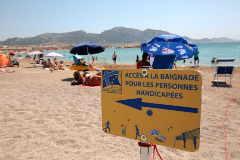 À nous la mer : accès à la baignade pour les personnes en situation de handicap
