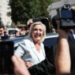 Elon Musk soutient Marine Le Pen, des politiciens dénoncent son ingérence dans la campagne.