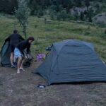 Le parc national des Écrins limite le bivouac à 120 tentes pour encadrer son succès.
