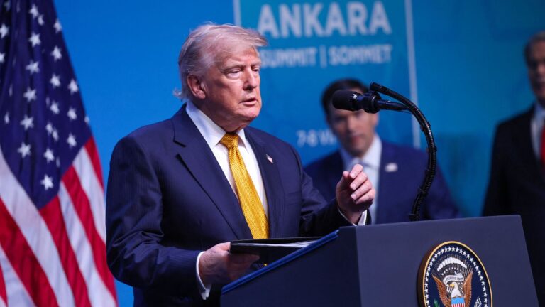 L’armée américaine intensifie ses frappes en Iran, Trump menace de représailles.