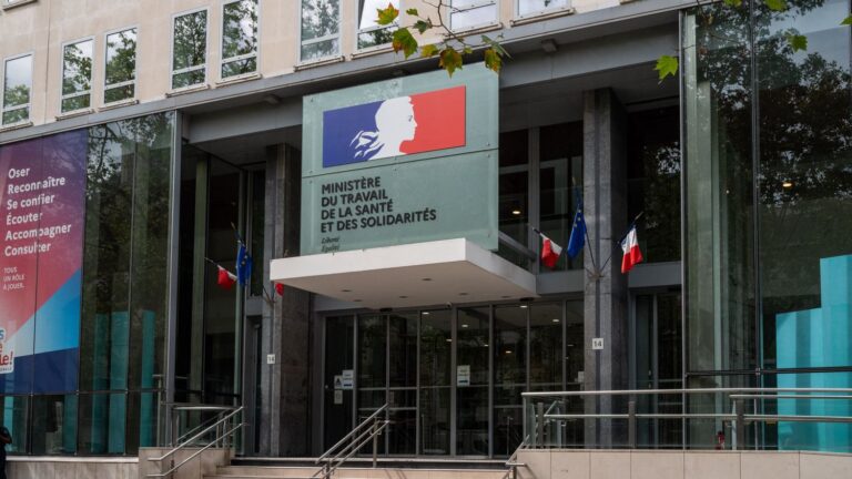 Les embauches en CDD augmentent au premier trimestre, selon les données de Franceinfo.