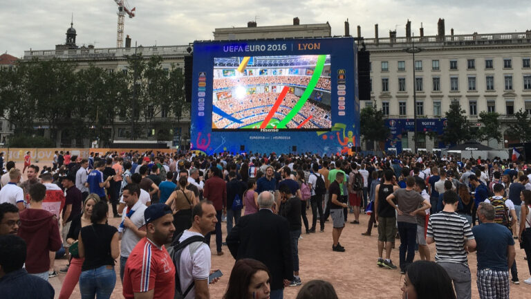 Coupe du monde 2026 : les maires d’opposition demandent des fan zones à Lyon.
