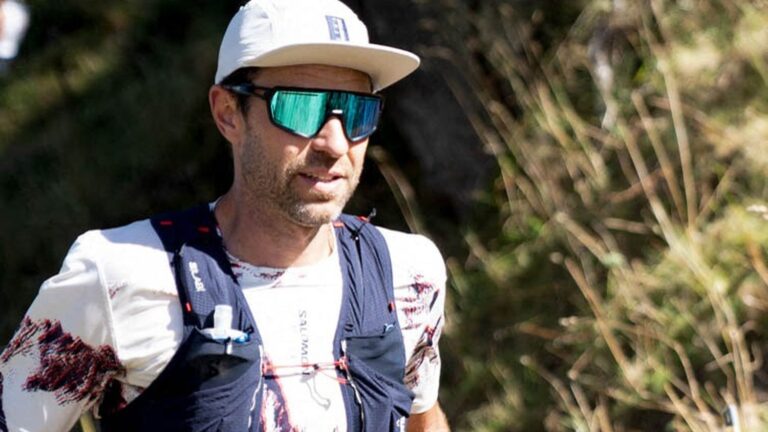 François d’Haene établit un nouveau record en terminant le GR20 en moins de 30 heures.