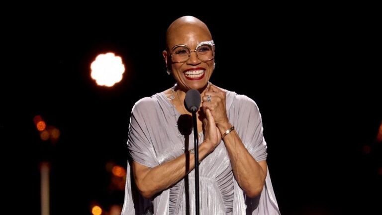 Dee Dee Bridgewater évoque ses débuts et son aspiration à une carrière comme Dionne Warwick