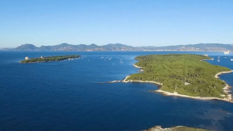 Plages insolites des îles de Lérins : exploration des sites méconnus près de Cannes