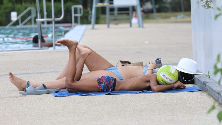 Les chercheurs soulignent les bienfaits des vacances sur la santé mentale en France.