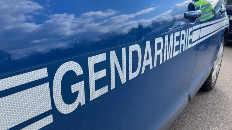 Un professeur de piano en Mayenne placé en détention pour agression sexuelle sur deux enfants de 9 ans.