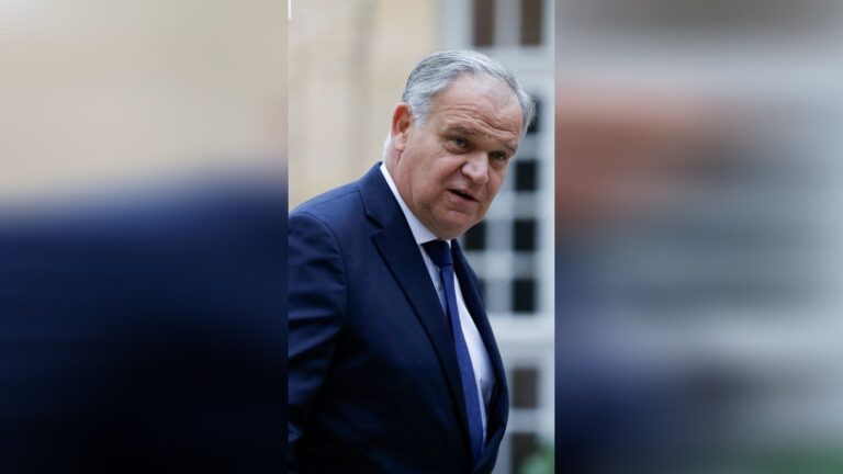 Polémique sur la nomination du nouveau Défenseur des droits en France