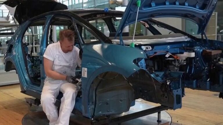 L’industrie automobile européenne en crise face au plan de licenciements de Volkswagen