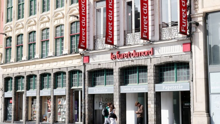 La Société des grands magasins envisage de reprendre Le Furet du Nord et Decitre.