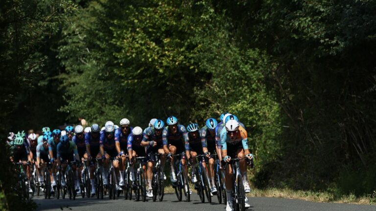 Les informés du Tour : analyse des performances des coureurs et enjeux pour les équipes.