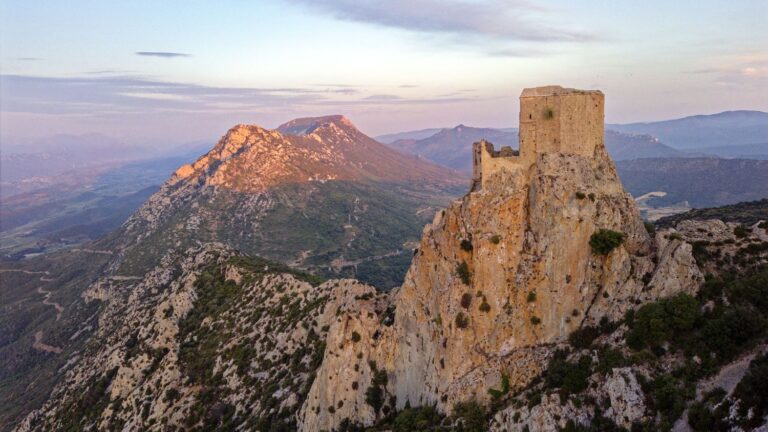 Les citadelles de Peyrepertuse, Quéribus et Montségur ne seront plus désignées comme « cathares » par l’Unesco.
