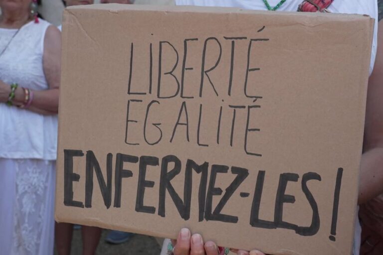 Près de 150 parents se rassemblent après la mise en examen d’un animateur dans les Landes.
