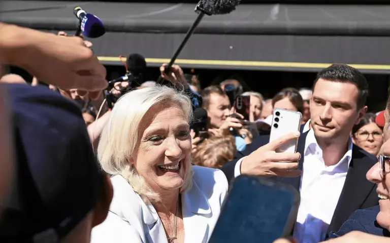 Sondage présidentielle : Le Pen en tête, Mélenchon se rapproche du second tour