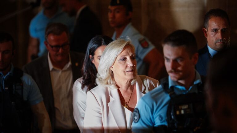 Marine Le Pen juge « irréaliste » la menace judiciaire sur sa candidature présidentielle