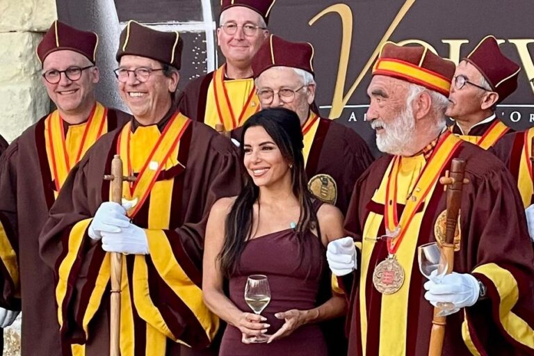 Eva Longoria participe aux 90 ans de l’appellation Vouvray en Touraine.