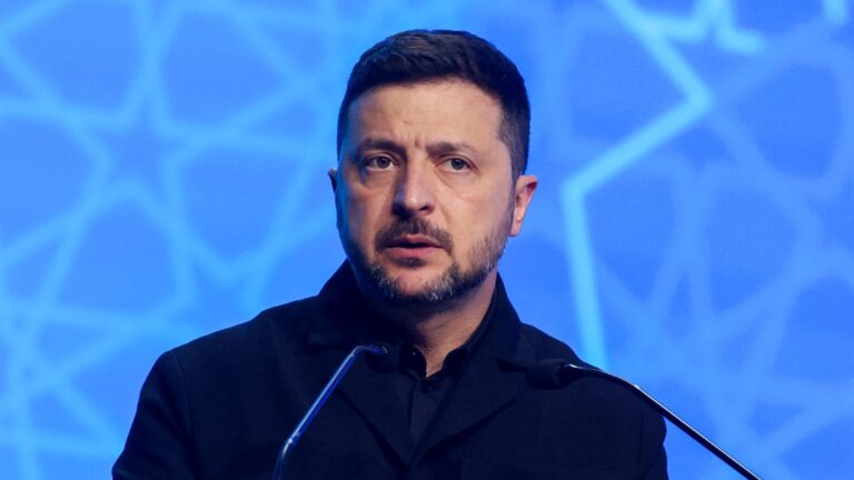Zelensky annonce le départ de sa Première ministre et un remaniement gouvernemental en Ukraine