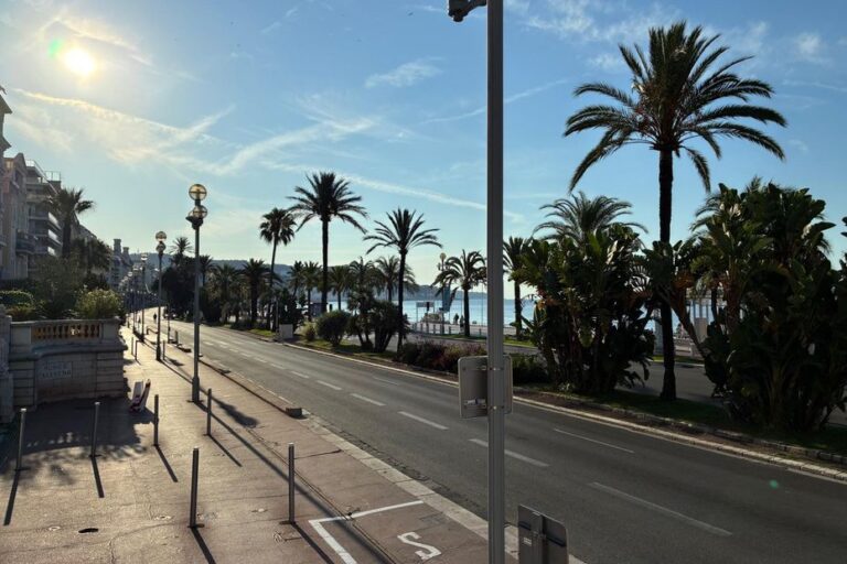 Restrictions de circulation à Nice : rues fermées et piétons interdits le 14 juillet.