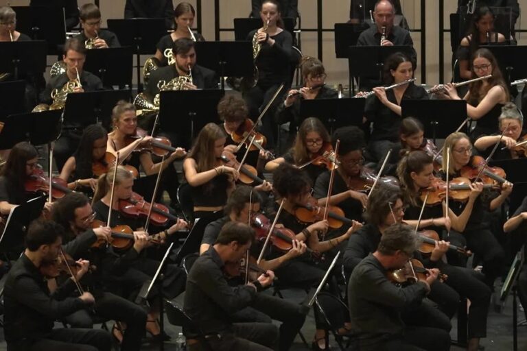 Un orchestre symphonique de jeunes musiciens se produit à Soissons pour promouvoir la musique classique.