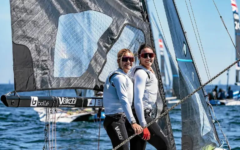 Mathilde Lovadina et Lou Berthomieu, vice-championnes d’Europe en 49er FX, témoignent de leurs efforts.