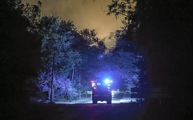 Incendie à Fontainebleau : deux Canadair mobilisés pour maîtriser un feu majeur.