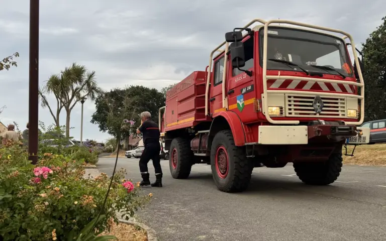 Incendie au Cap Fréhel : un pompier décrit la situation critique sur le terrain