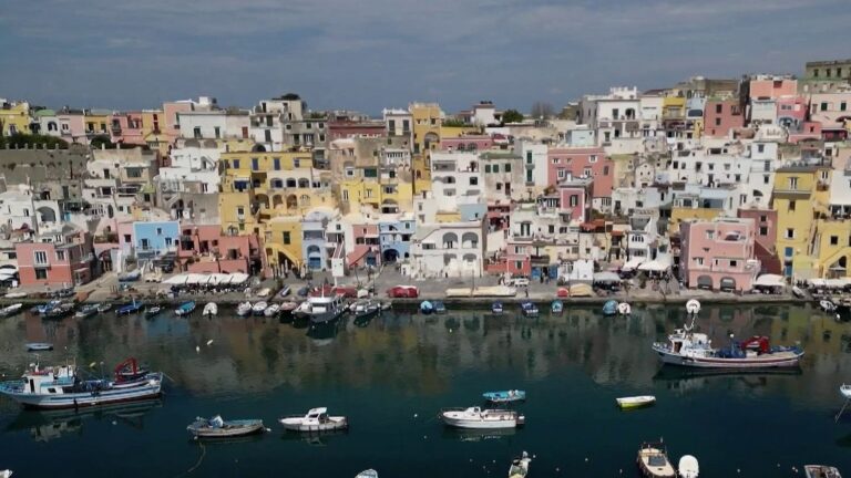 Procida, île du golfe de Naples, désignée comme Capitale italienne de la Culture 2022.